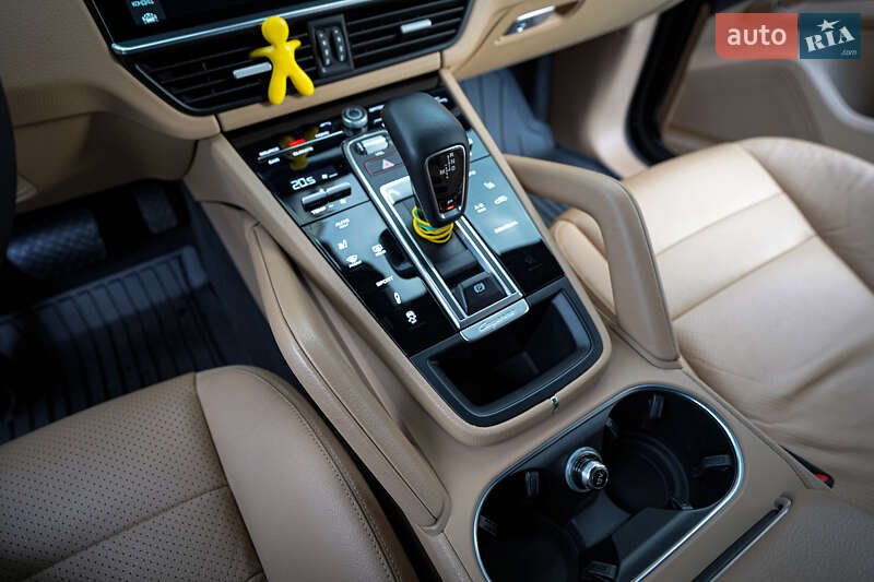 Позашляховик / Кросовер Porsche Cayenne 2019 в Дніпрі