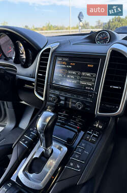 Позашляховик / Кросовер Porsche Cayenne 2015 в 