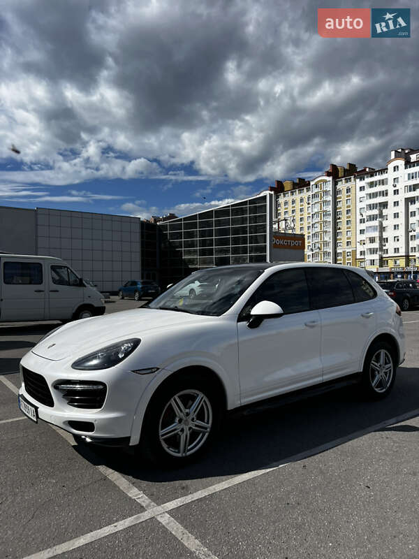 Внедорожник / Кроссовер Porsche Cayenne 2011 в Микуличине