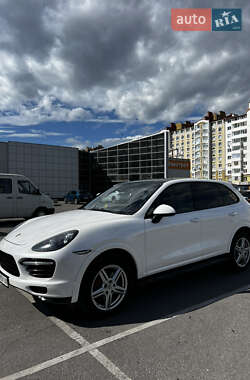 Внедорожник / Кроссовер Porsche Cayenne 2011 в 