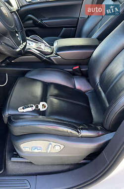 Внедорожник / Кроссовер Porsche Cayenne 2011 в 