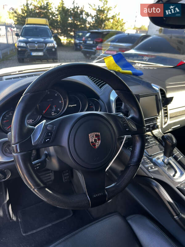 Внедорожник / Кроссовер Porsche Cayenne 2011 в Микуличине