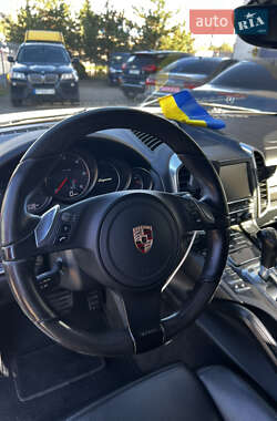 Внедорожник / Кроссовер Porsche Cayenne 2011 в 