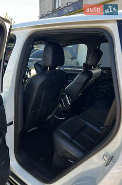 Внедорожник / Кроссовер Porsche Cayenne 2011 в 