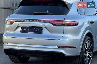 Позашляховик / Кросовер Porsche Cayenne 2020 в 