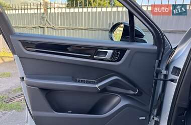 Позашляховик / Кросовер Porsche Cayenne 2020 в 