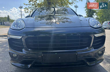 Позашляховик / Кросовер Porsche Cayenne 2015 в 