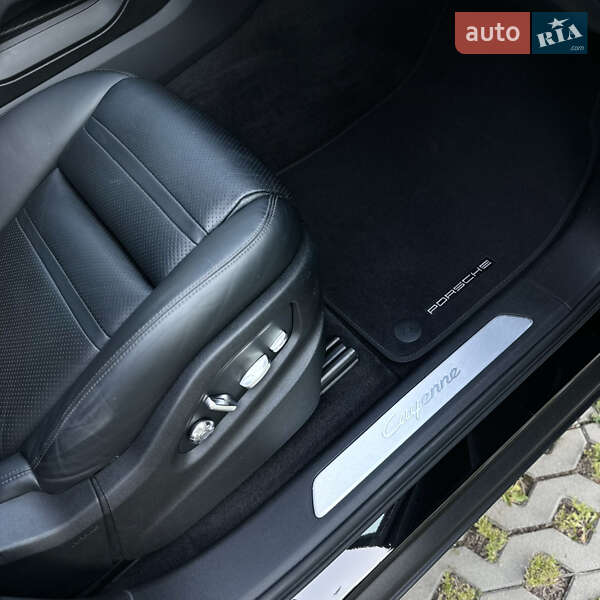 Внедорожник / Кроссовер Porsche Cayenne 2019 в Харькове