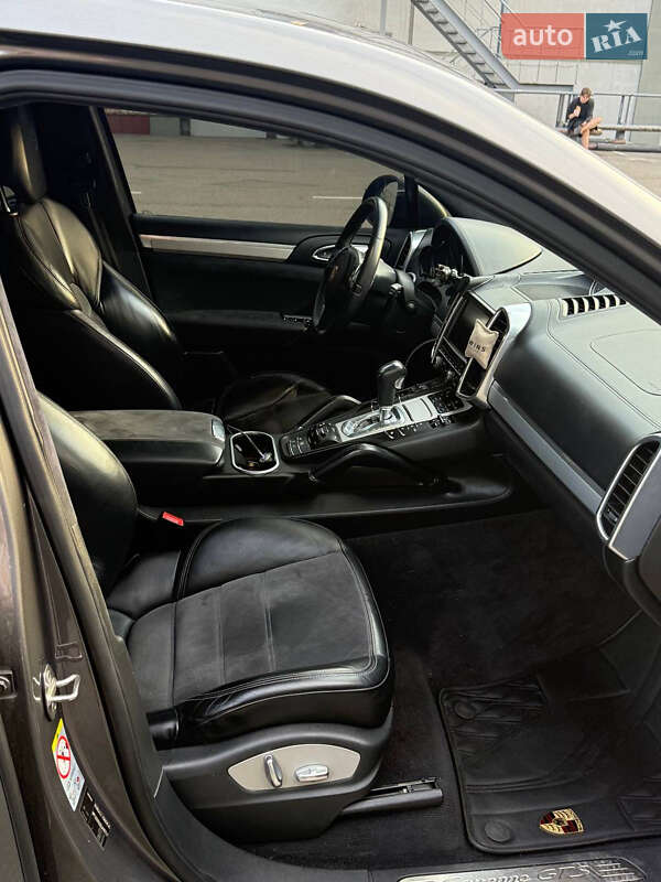 Внедорожник / Кроссовер Porsche Cayenne 2012 в Киеве фото 12 Внедорожник / Кроссовер Porsche Cayenne 2012 в Киеве
