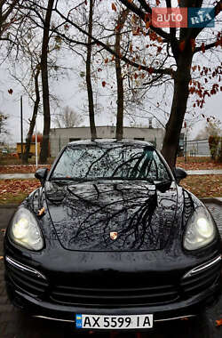 Внедорожник / Кроссовер Porsche Cayenne 2010 в 