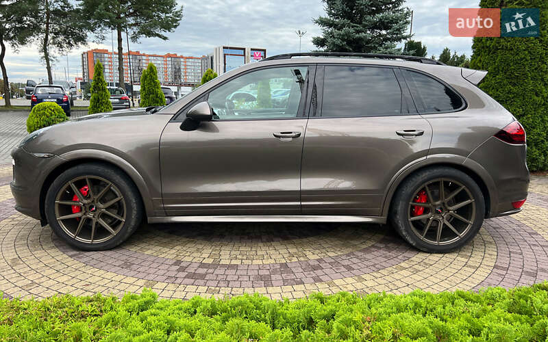 Внедорожник / Кроссовер Porsche Cayenne 2012 в Львове