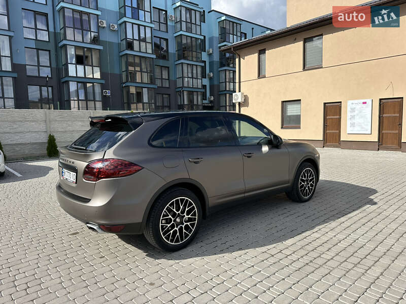 Внедорожник / Кроссовер Porsche Cayenne 2011 в Ровно