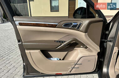 Внедорожник / Кроссовер Porsche Cayenne 2011 в Ровно