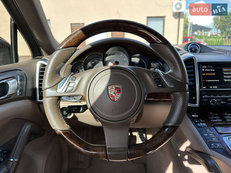 Внедорожник / Кроссовер Porsche Cayenne 2011 в Ровно