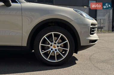 Внедорожник / Кроссовер Porsche Cayenne 2020 в 