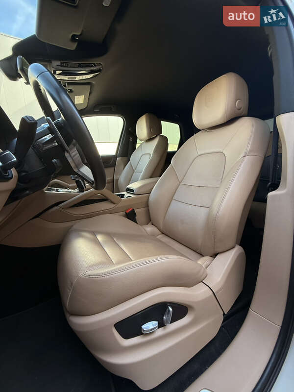 Позашляховик / Кросовер Porsche Cayenne 2020 в Києві