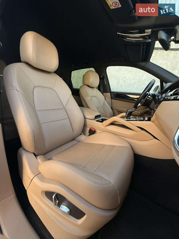 Позашляховик / Кросовер Porsche Cayenne 2020 в Києві