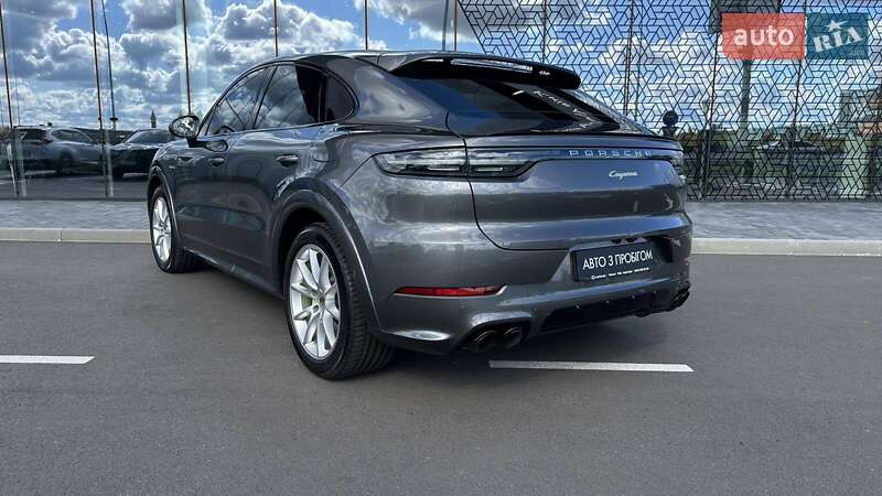 Внедорожник / Кроссовер Porsche Cayenne 2021 в Киеве