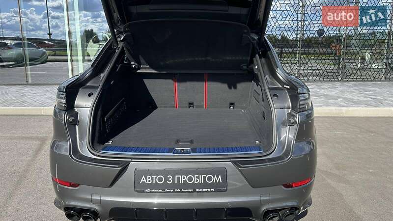 Внедорожник / Кроссовер Porsche Cayenne 2021 в Киеве