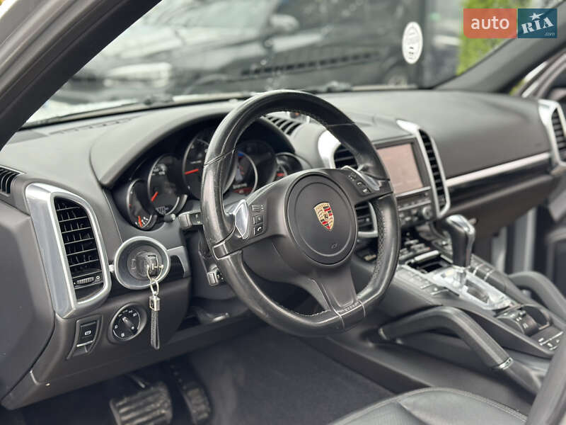 Внедорожник / Кроссовер Porsche Cayenne 2013 в Харькове