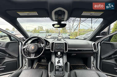 Внедорожник / Кроссовер Porsche Cayenne 2013 в 