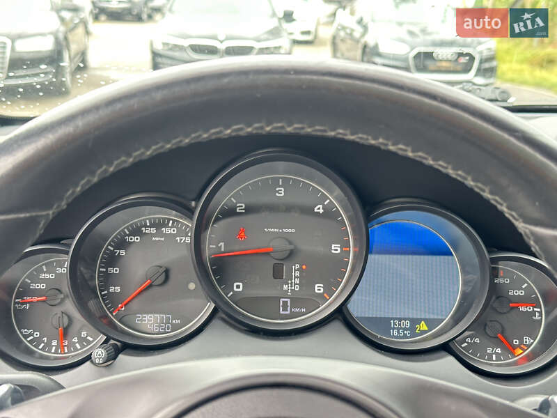 Внедорожник / Кроссовер Porsche Cayenne 2013 в Харькове