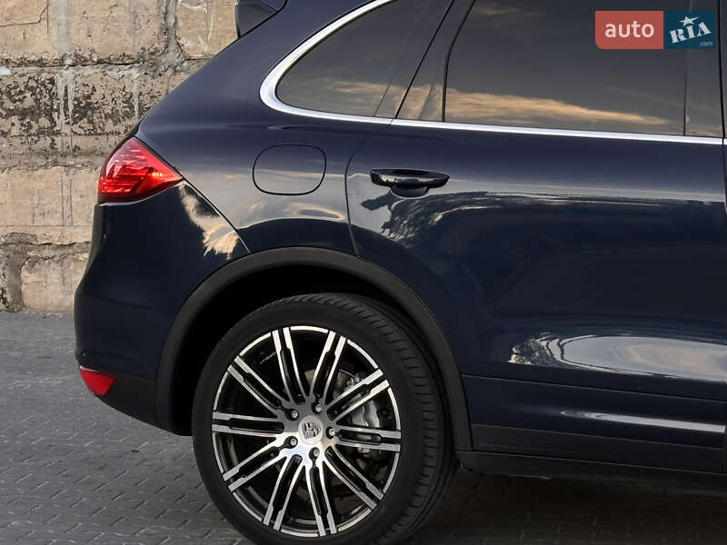 Позашляховик / Кросовер Porsche Cayenne 2011 в Тернополі