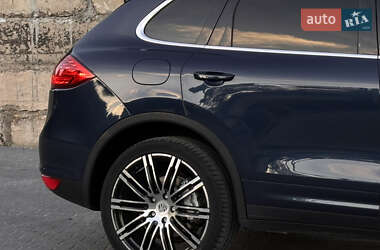 Позашляховик / Кросовер Porsche Cayenne 2011 в 