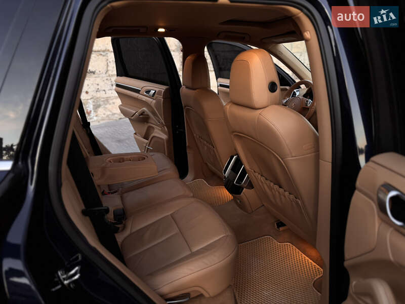 Позашляховик / Кросовер Porsche Cayenne 2011 в Тернополі