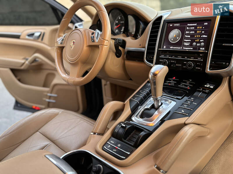 Позашляховик / Кросовер Porsche Cayenne 2011 в Тернополі
