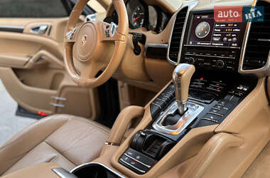 Позашляховик / Кросовер Porsche Cayenne 2011 в 
