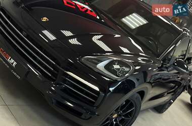 Позашляховик / Кросовер Porsche Cayenne 2018 в 