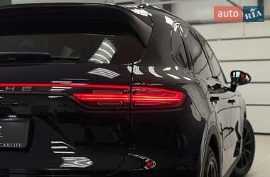 Позашляховик / Кросовер Porsche Cayenne 2018 в 