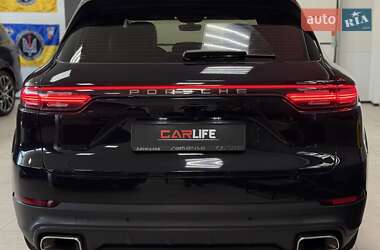Позашляховик / Кросовер Porsche Cayenne 2018 в 