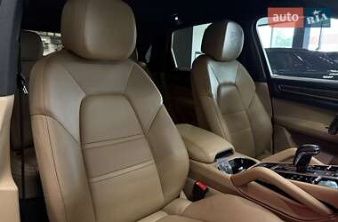 Позашляховик / Кросовер Porsche Cayenne 2018 в 