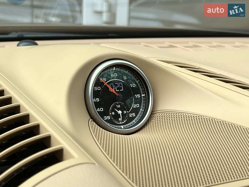 Внедорожник / Кроссовер Porsche Cayenne 2012 в Киеве