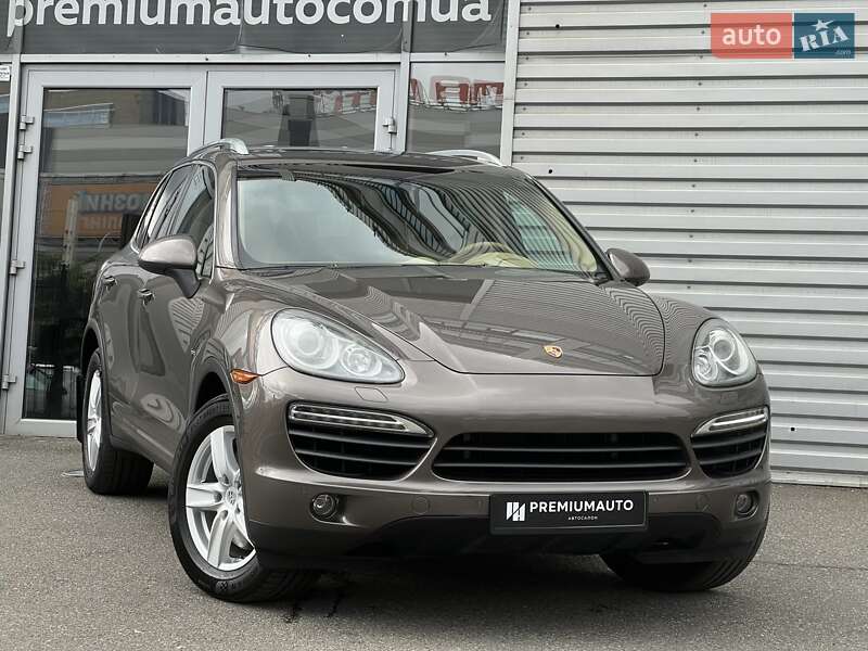 Внедорожник / Кроссовер Porsche Cayenne 2012 в Киеве