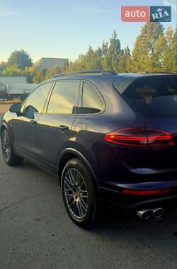 Внедорожник / Кроссовер Porsche Cayenne 2017 в 