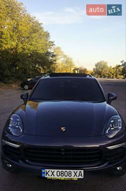 Внедорожник / Кроссовер Porsche Cayenne 2017 в 
