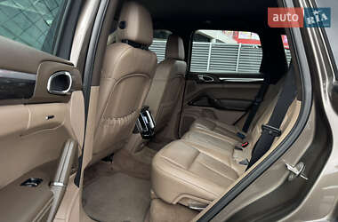 Внедорожник / Кроссовер Porsche Cayenne 2012 в 