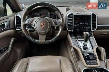 Внедорожник / Кроссовер Porsche Cayenne 2012 в 