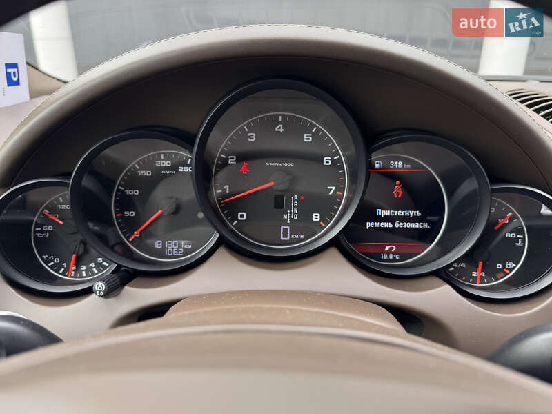 Внедорожник / Кроссовер Porsche Cayenne 2012 в Киеве