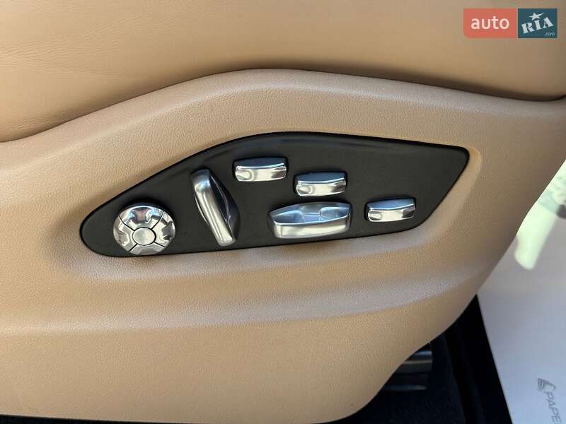 Позашляховик / Кросовер Porsche Cayenne 2019 в Києві