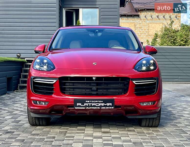 Внедорожник / Кроссовер Porsche Cayenne 2015 в Киеве
