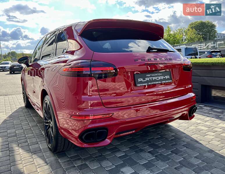 Внедорожник / Кроссовер Porsche Cayenne 2015 в Киеве