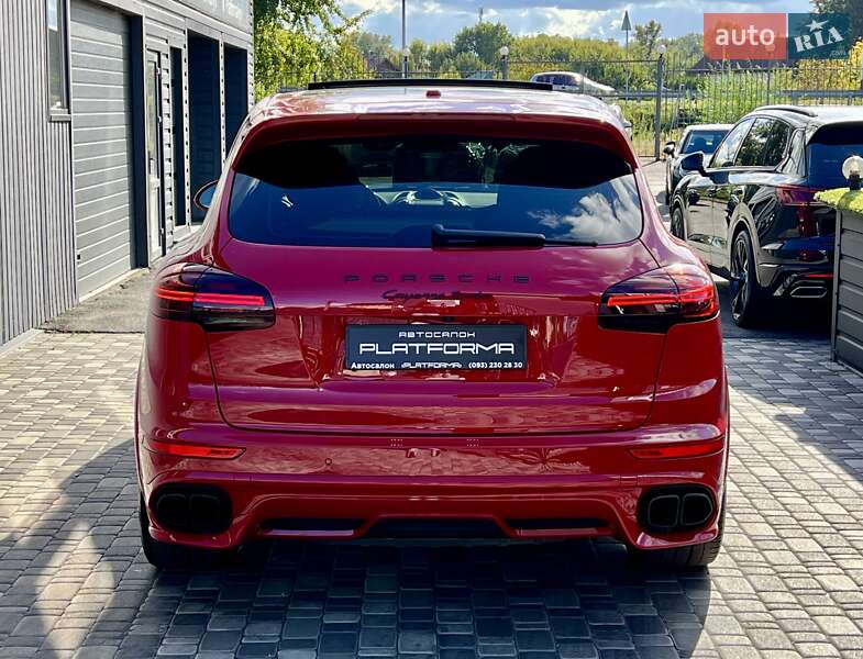 Внедорожник / Кроссовер Porsche Cayenne 2015 в Киеве