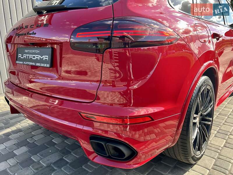 Внедорожник / Кроссовер Porsche Cayenne 2015 в Киеве