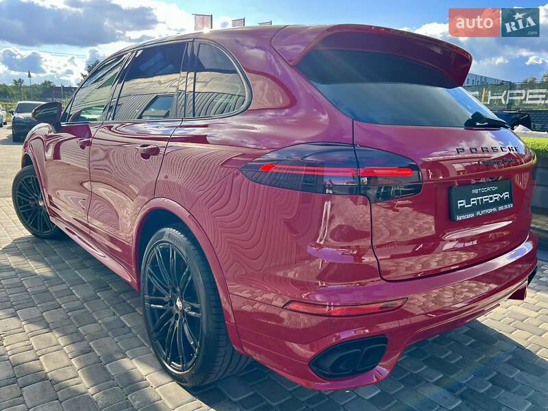 Внедорожник / Кроссовер Porsche Cayenne 2015 в Киеве