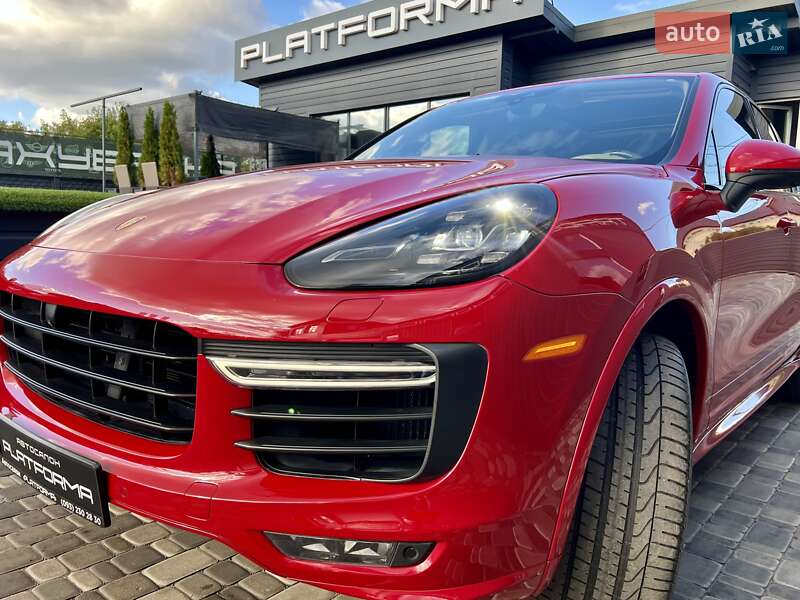 Внедорожник / Кроссовер Porsche Cayenne 2015 в Киеве