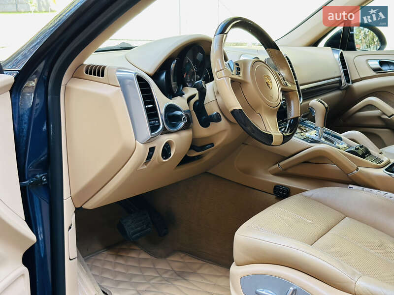 Внедорожник / Кроссовер Porsche Cayenne 2013 в Львове
